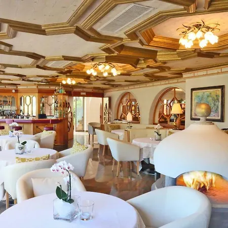 Hofer Hotel Dorf Tirol